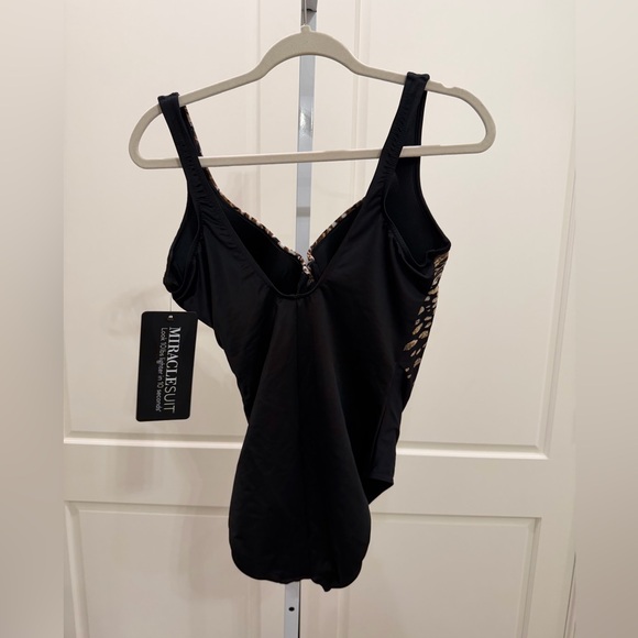 Miraclesuit It's A Wrap One Piece Swimsuit Dali Leopard - Picture 8 of 9